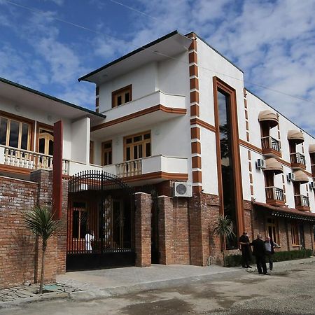 Hotel Shogi Zugdidi Ngoại thất bức ảnh