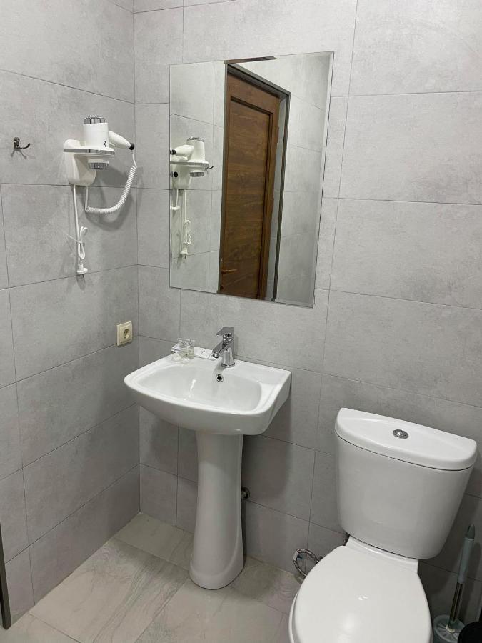 Hotel Shogi Zugdidi Ngoại thất bức ảnh