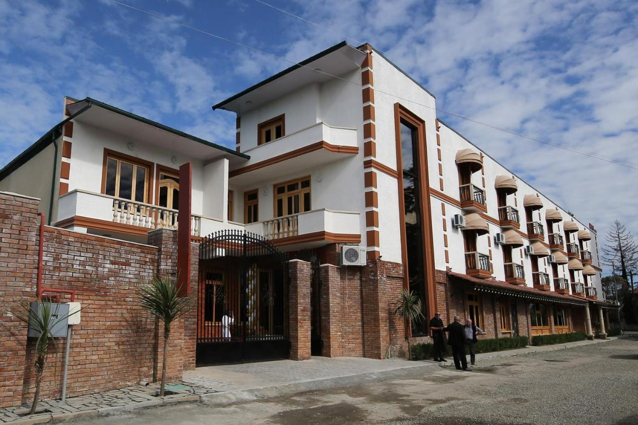 Hotel Shogi Zugdidi Ngoại thất bức ảnh