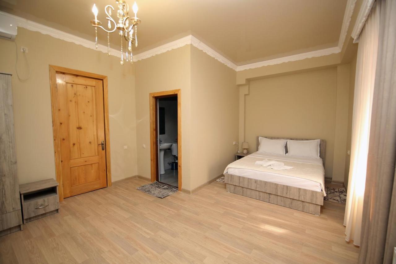 Hotel Shogi Zugdidi Ngoại thất bức ảnh