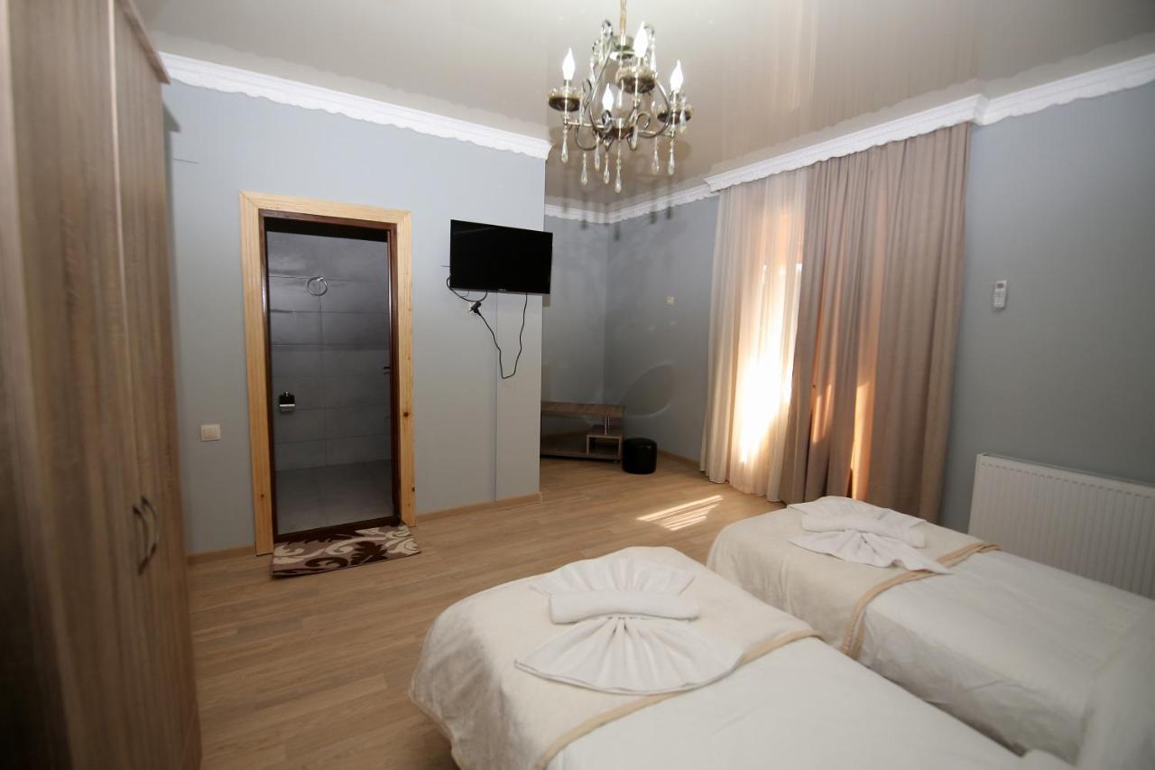 Hotel Shogi Zugdidi Ngoại thất bức ảnh