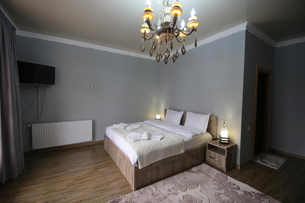 Hotel Shogi Zugdidi Ngoại thất bức ảnh