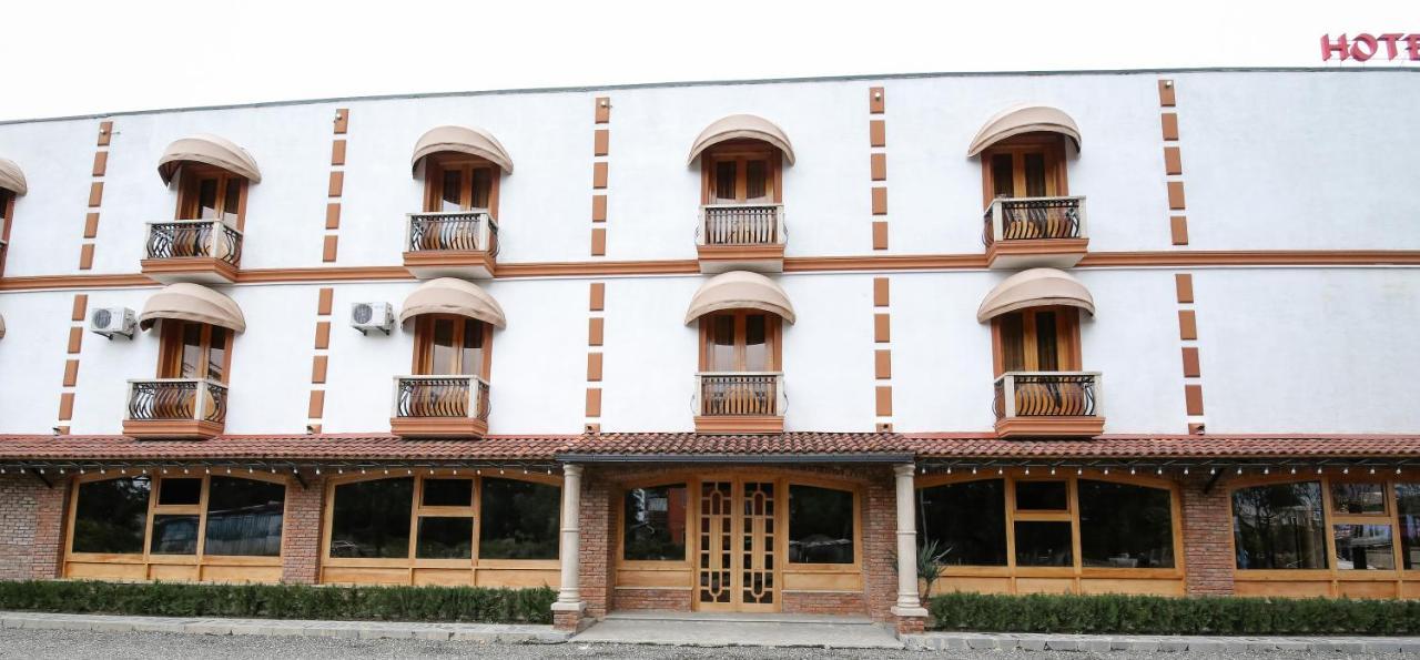 Hotel Shogi Zugdidi Ngoại thất bức ảnh